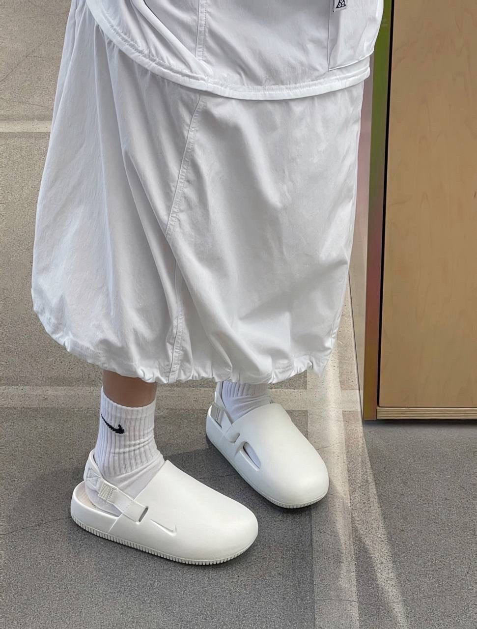 сабо nike,женские шлепанцы,,пантолеты женские,кроссовки