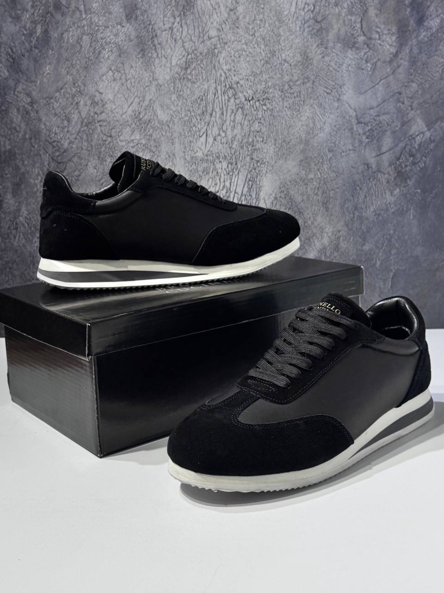 ,кроссовки brunello cucinelli,кожаные кроссовки brunello cucinelli,кроссовки брендовые,черные кроссовки