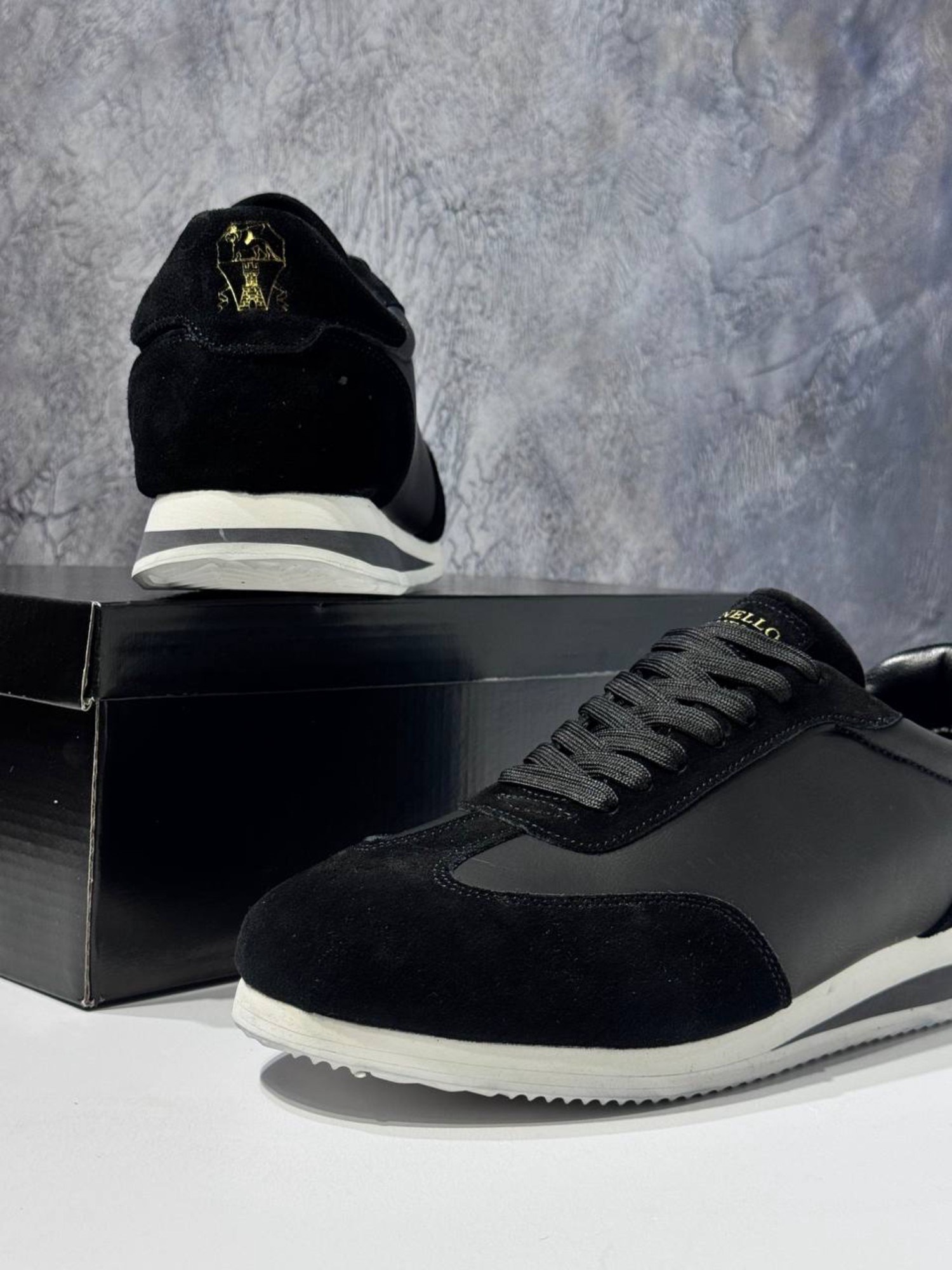 ,кроссовки brunello cucinelli,кожаные кроссовки brunello cucinelli,кроссовки брендовые,черные кроссовки