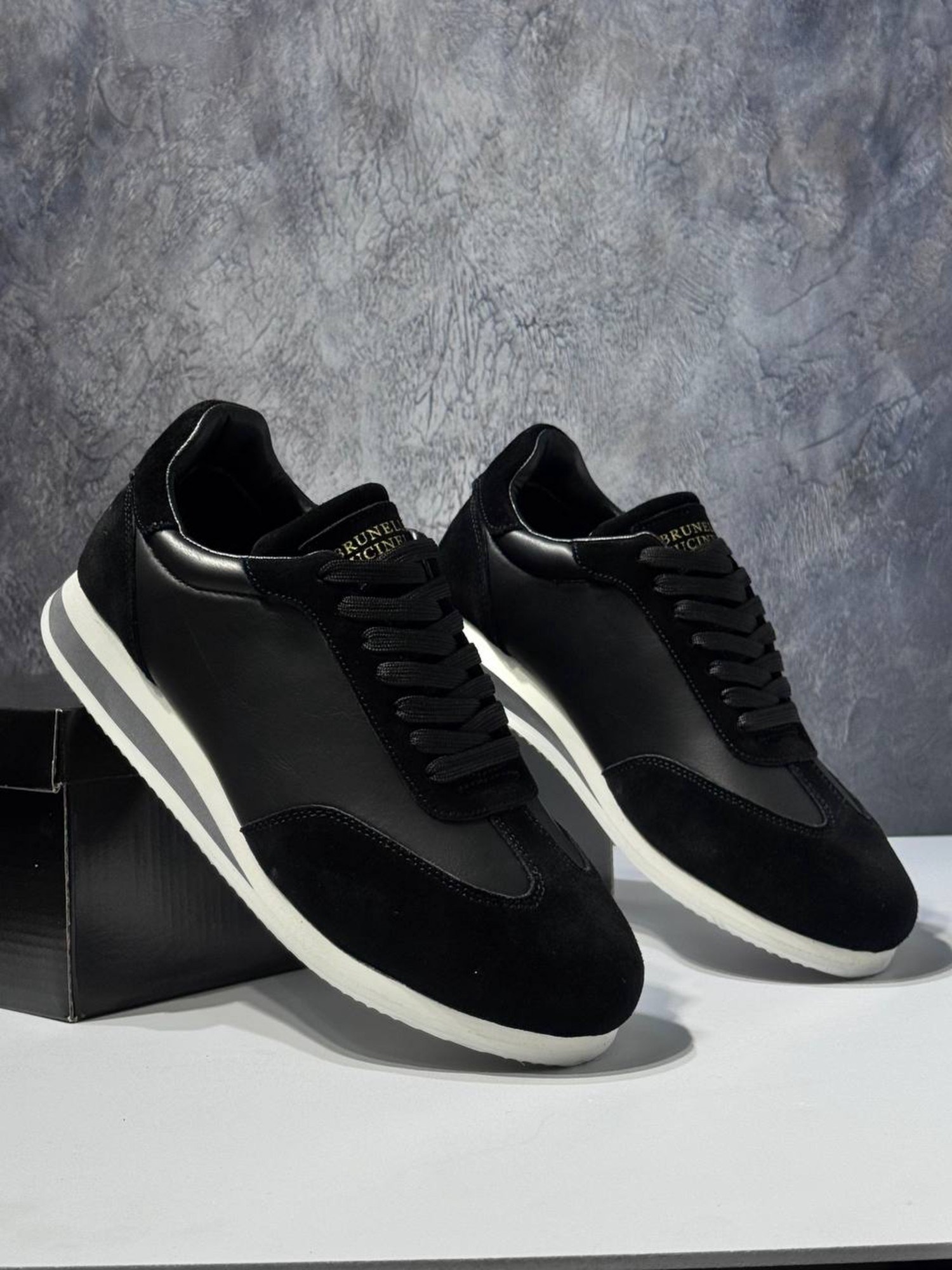 ,кроссовки brunello cucinelli,кожаные кроссовки brunello cucinelli,кроссовки брендовые,черные кроссовки