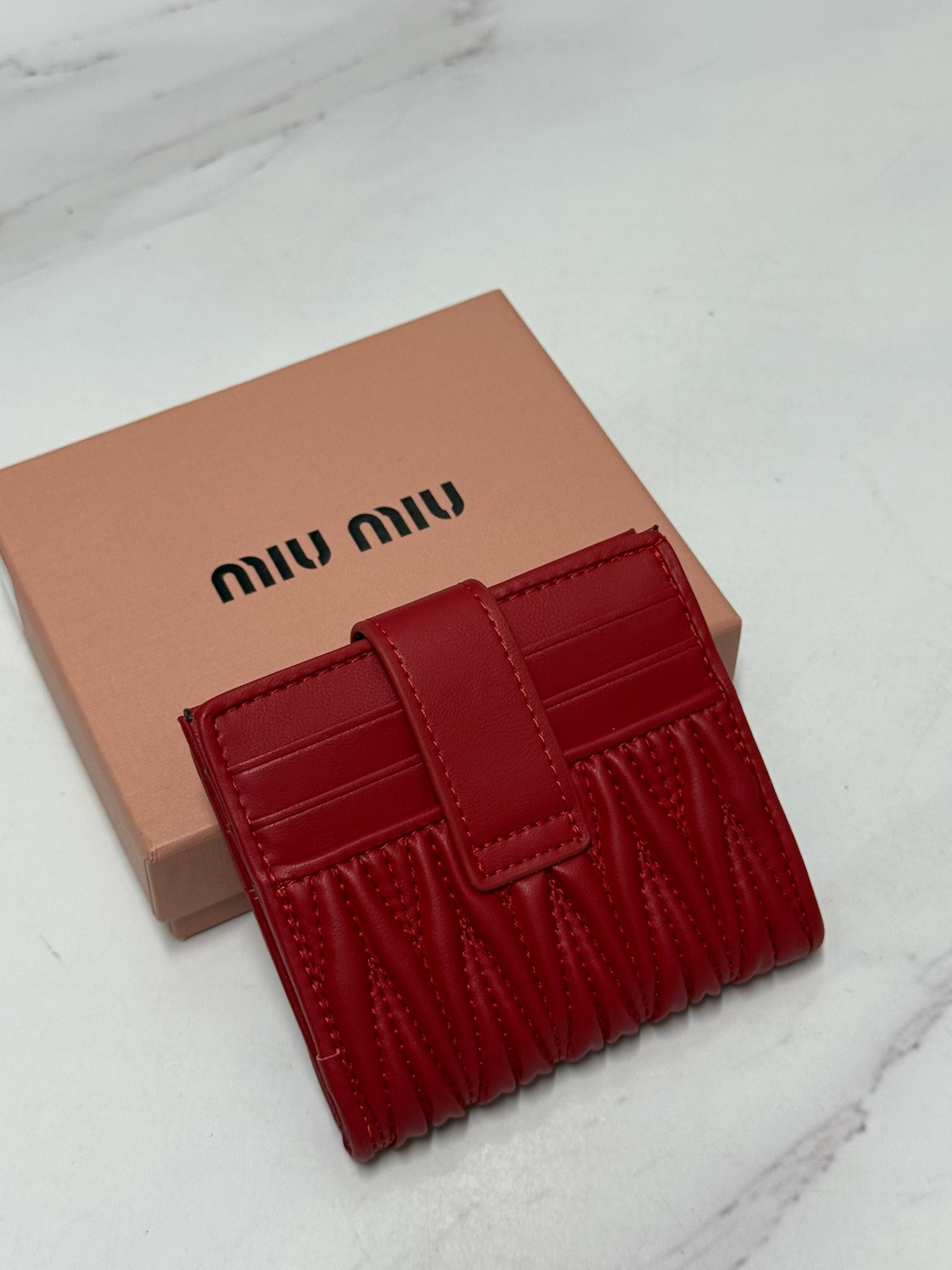 кошелек miu miu,женские кошельки,кошелек визитница,модные кошельки,компактный кошелек