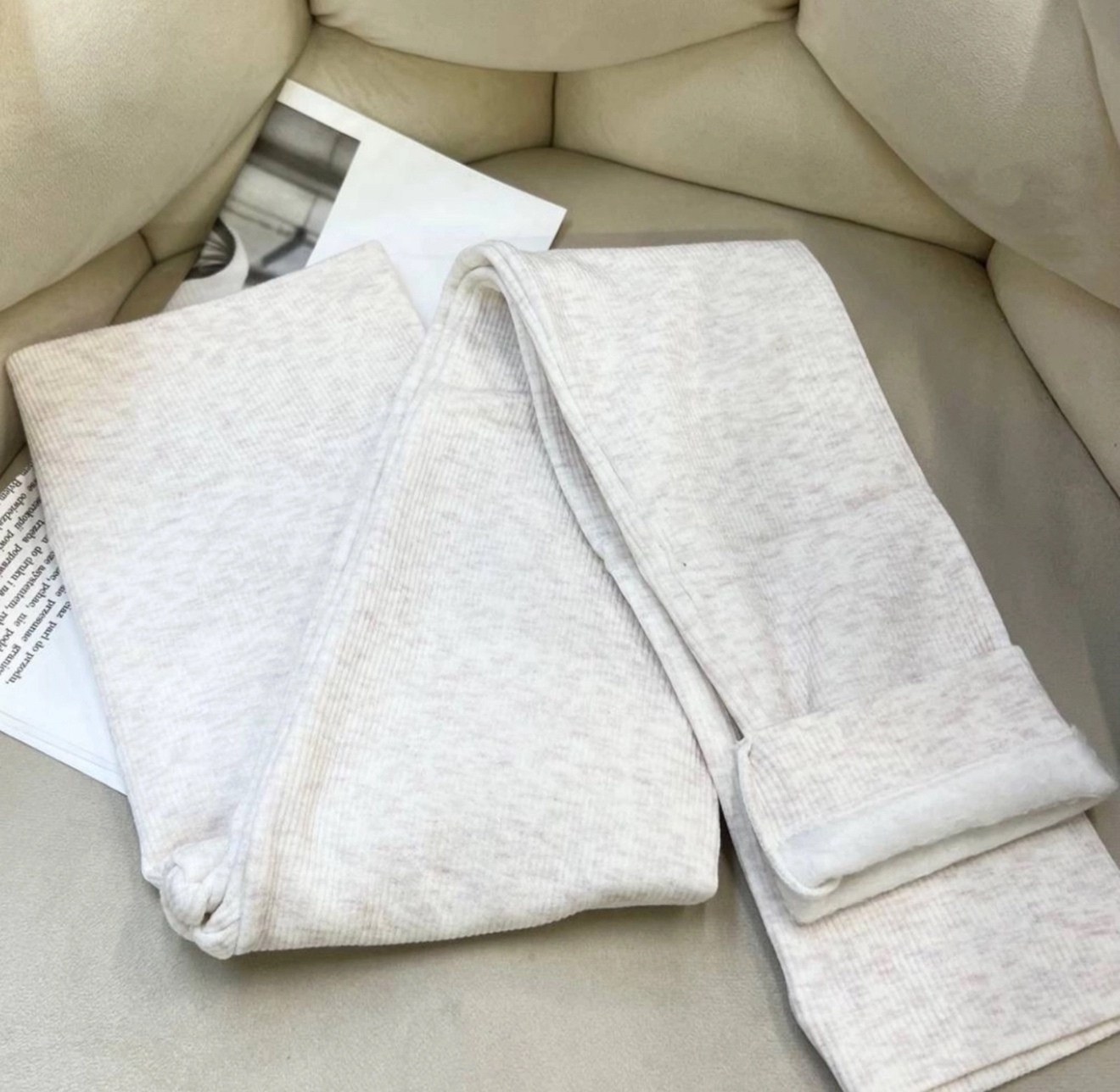 стильные наряды,городской стиль одежды,костюм тройка женский,спортивные костюмы 2025,спортивные костюм