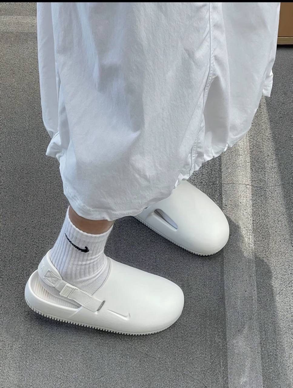 сабо nike,женские шлепанцы,,пантолеты женские,кроссовки