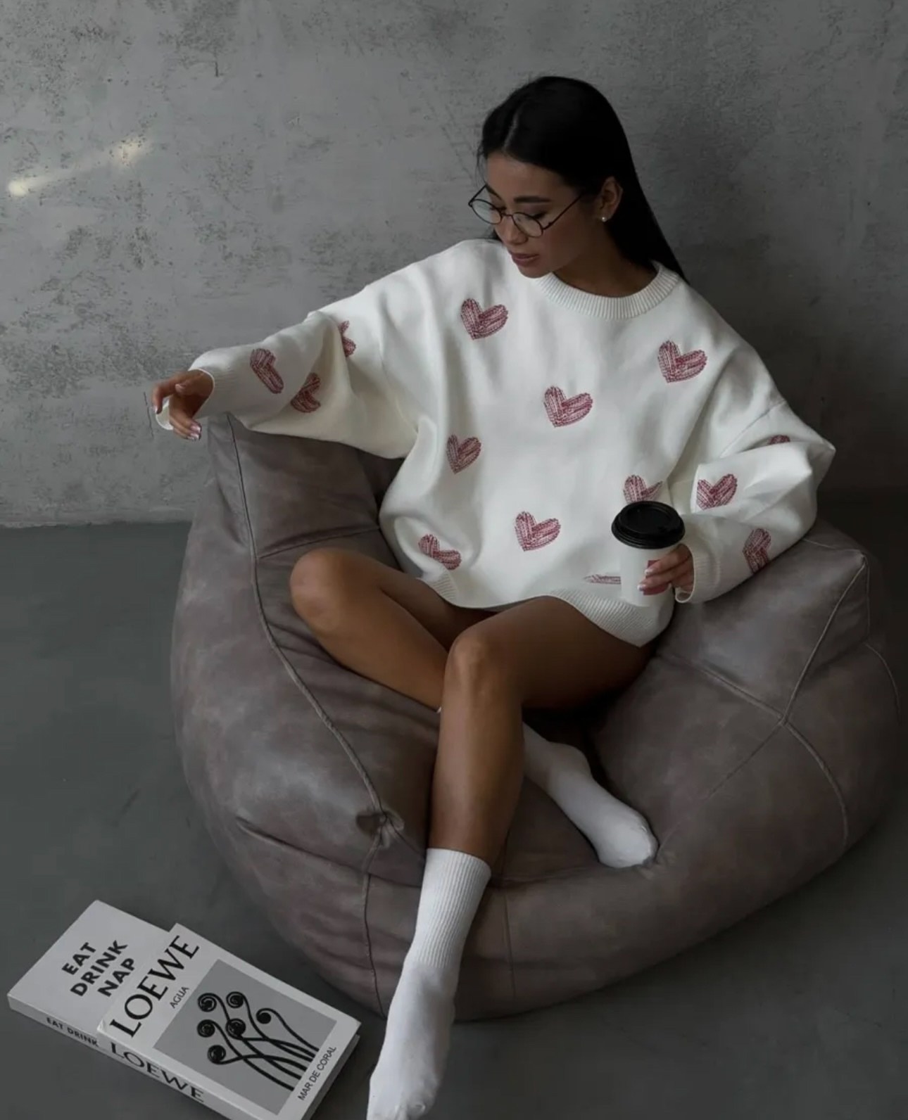 свитер в стиле оверсайз,свитер оверсайз с принтом,оверсайз с принтом,свитер оверсайз с сердцами,свитер сердечки оверсайз