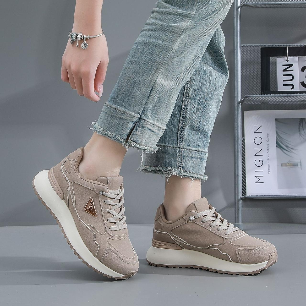 женские кроссовки,,кроссовки для женщин,кроссовки на подошве,женские массивные кроссовки