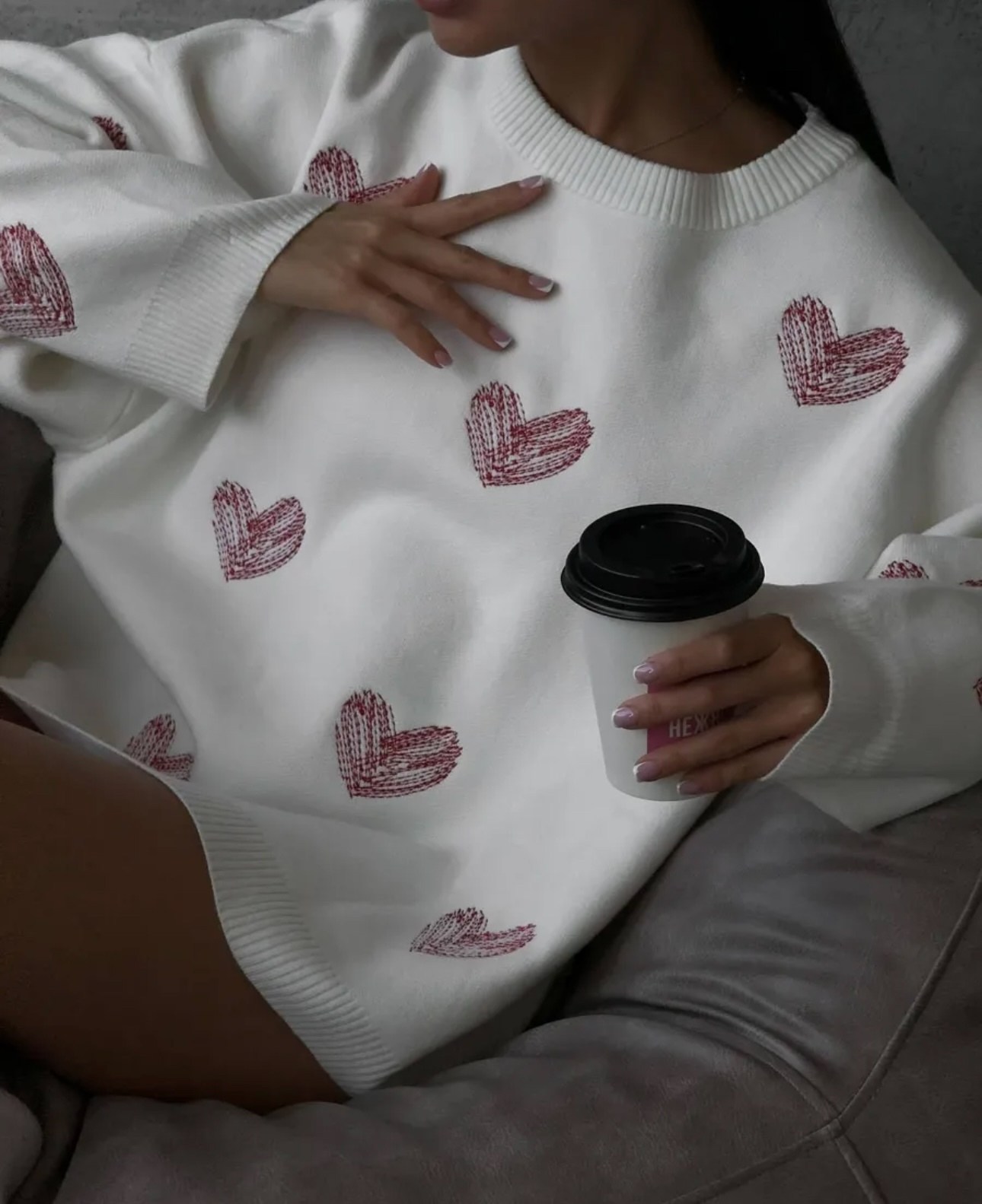 свитер в стиле оверсайз,свитер оверсайз с принтом,оверсайз с принтом,свитер оверсайз с сердцами,свитер сердечки оверсайз