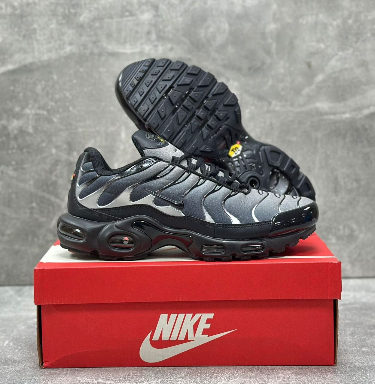 кроссовки nike air max tn plus,nike air max plus tn,nike кроссовки nike air max plus tn,nike air max tn plus grey,кроссовки
