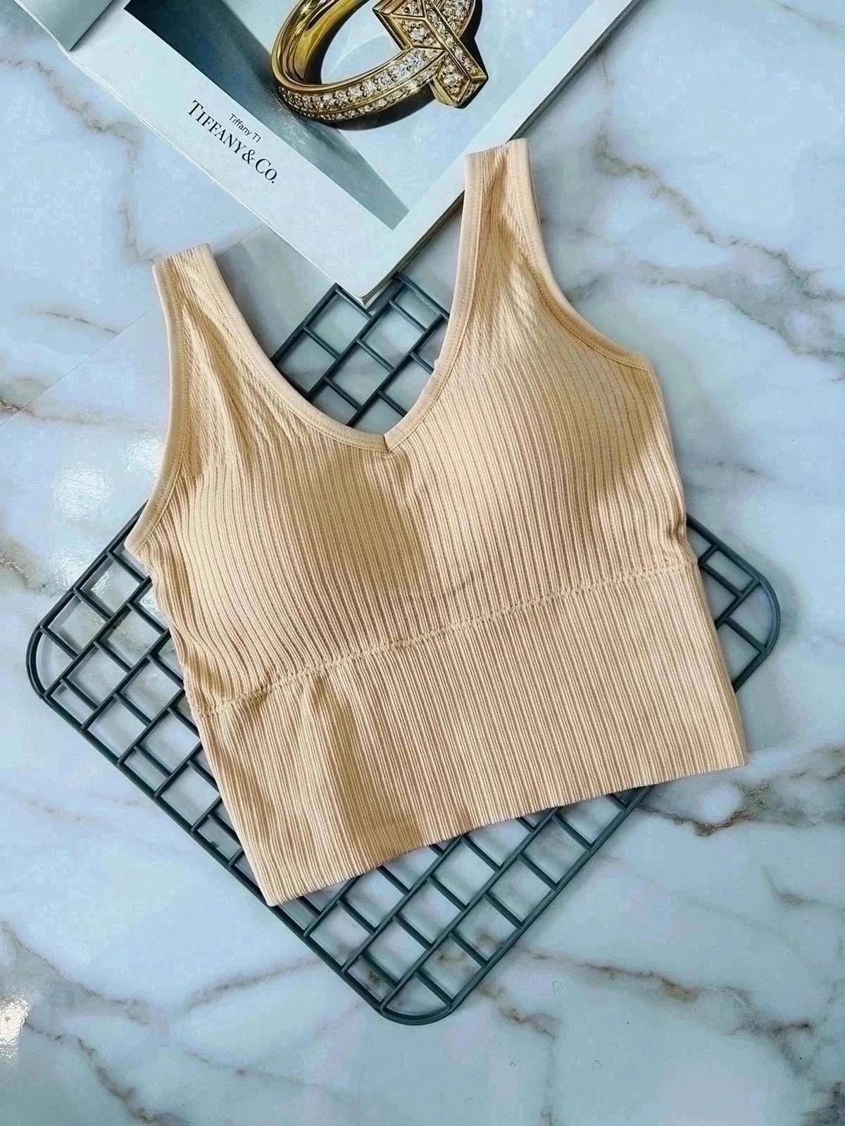 женский топ,майка женская,вязаные майки,бежевый топ,женский топ бюстгальтер