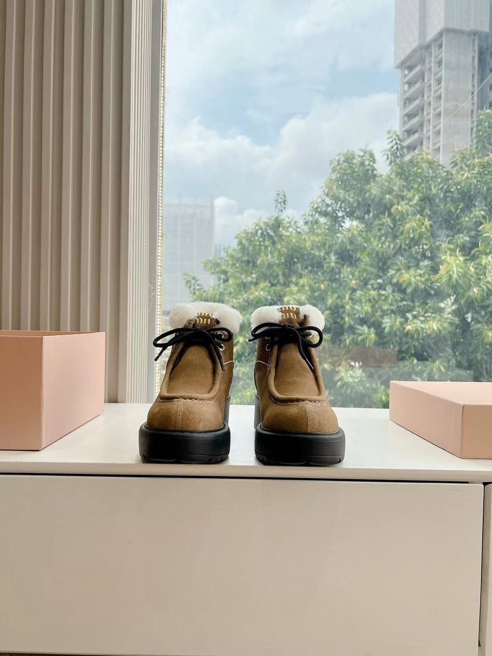 ,ботинки miu miu,зимняя  женская,модные зимние ботинки,ботинки зимние женские