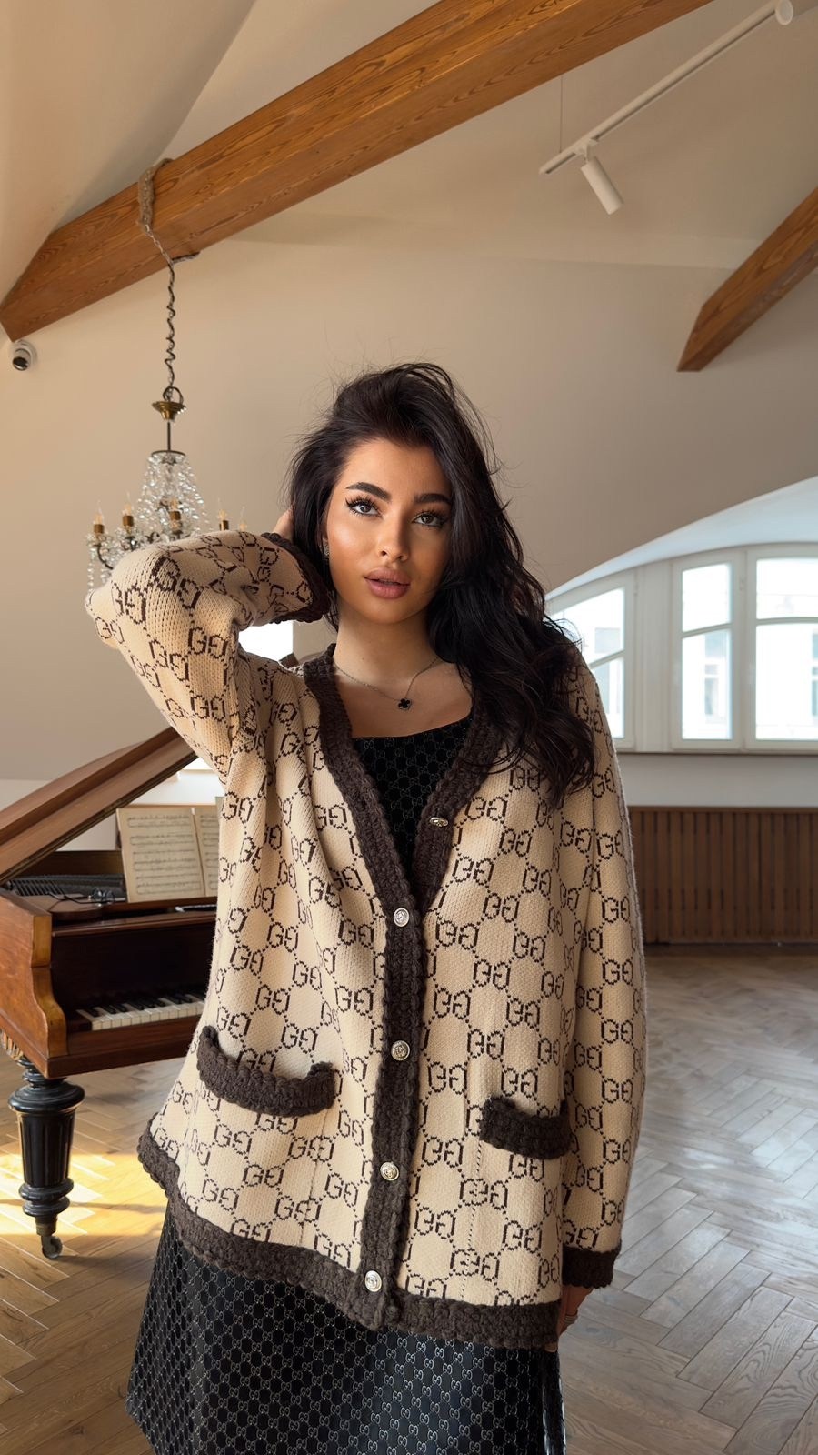 кардиган gucci,кардиган гуччи,шерстяной жаккардовый кардиган с узором gg gucci,кардиган с узорами,кардиган гуччи женский
