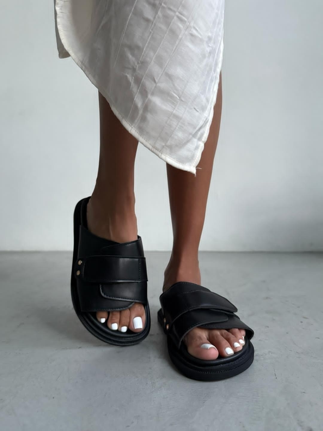 ,мужские сандалии,модные сандалии,мужские шлепанцы,женские шлепанцы