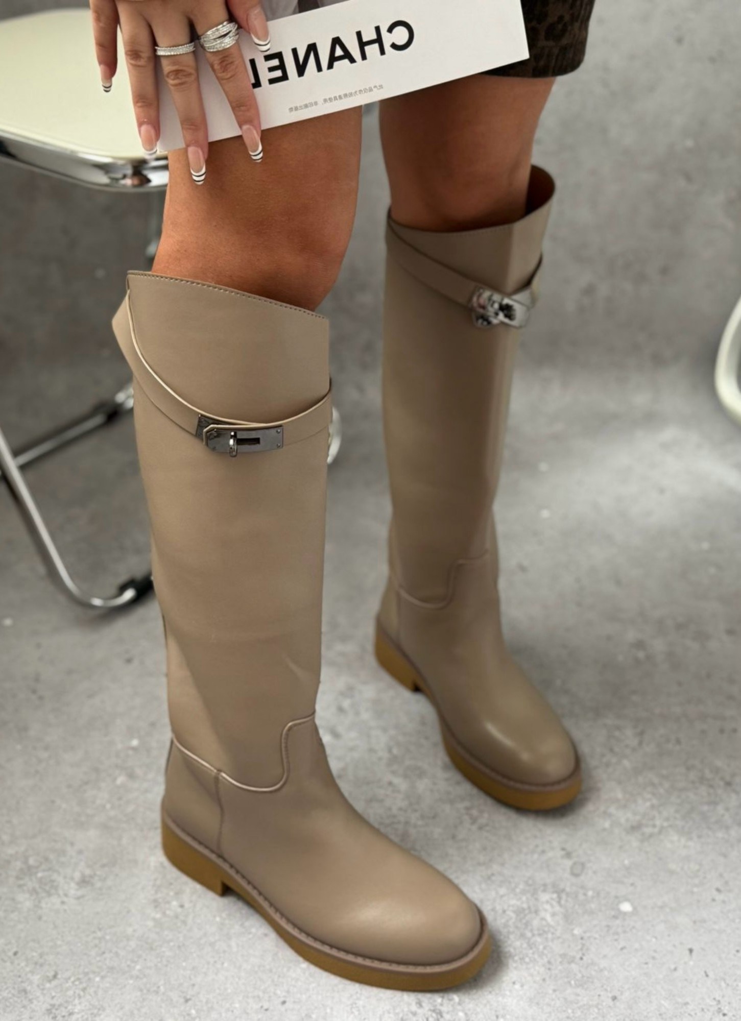 сапоги бежевые,женские сапоги,,стильные сапоги,сапоги демисезонные