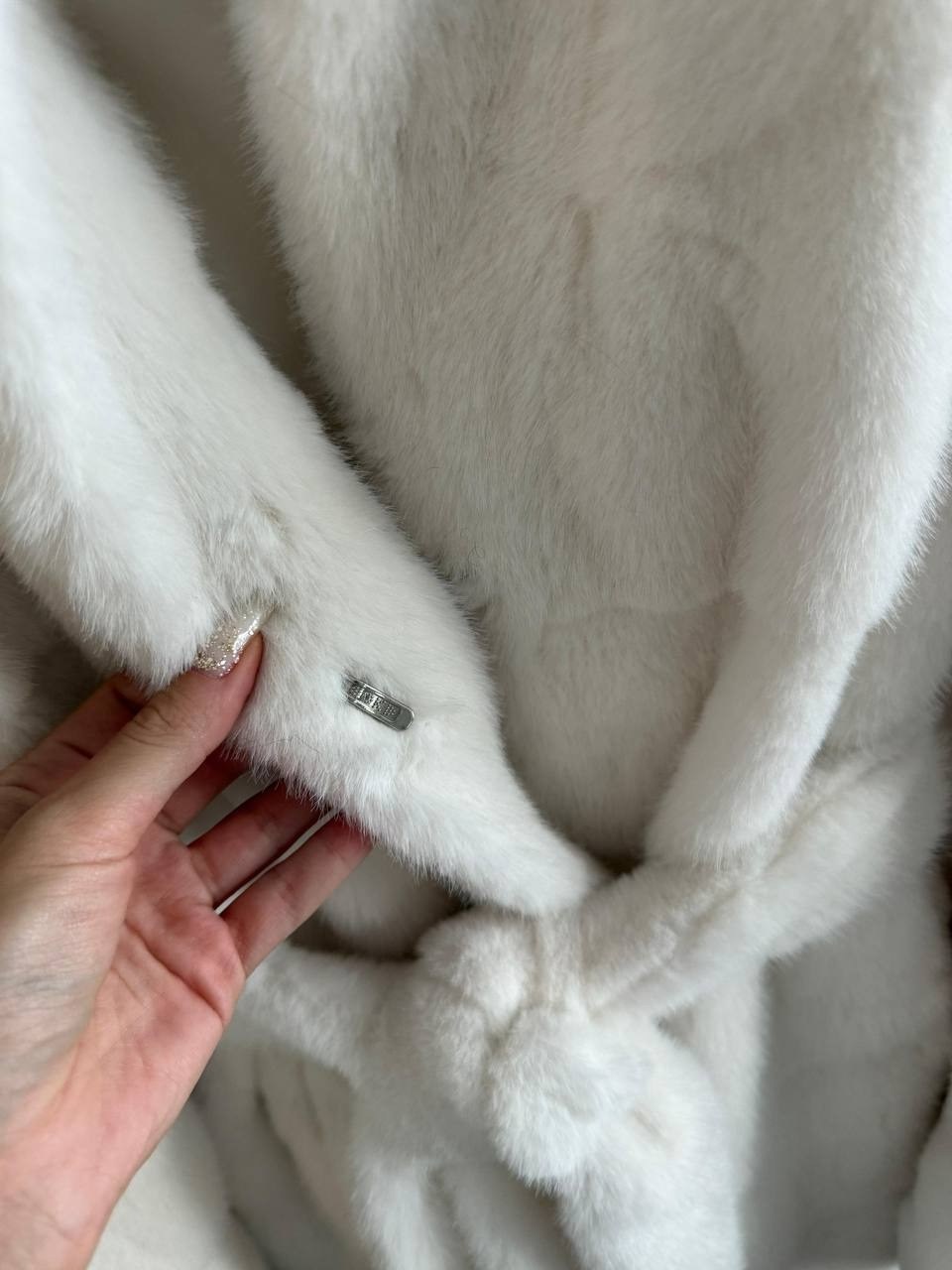 шуба искусственная,элегантные шубы,шуба белая,шуба из эко меха,длинная шуба