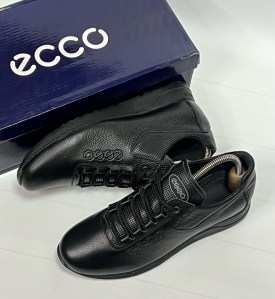 Кроссовки
