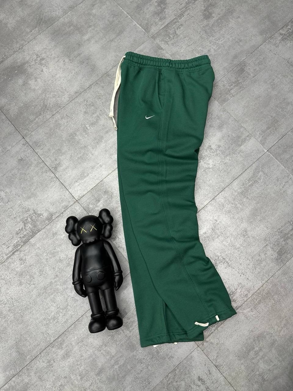 nike sportswear swoosh штаны мужские,брюки спортивные,брюки спортивные nike,брюки спортивные мужские,спортивные штаны мужские nike