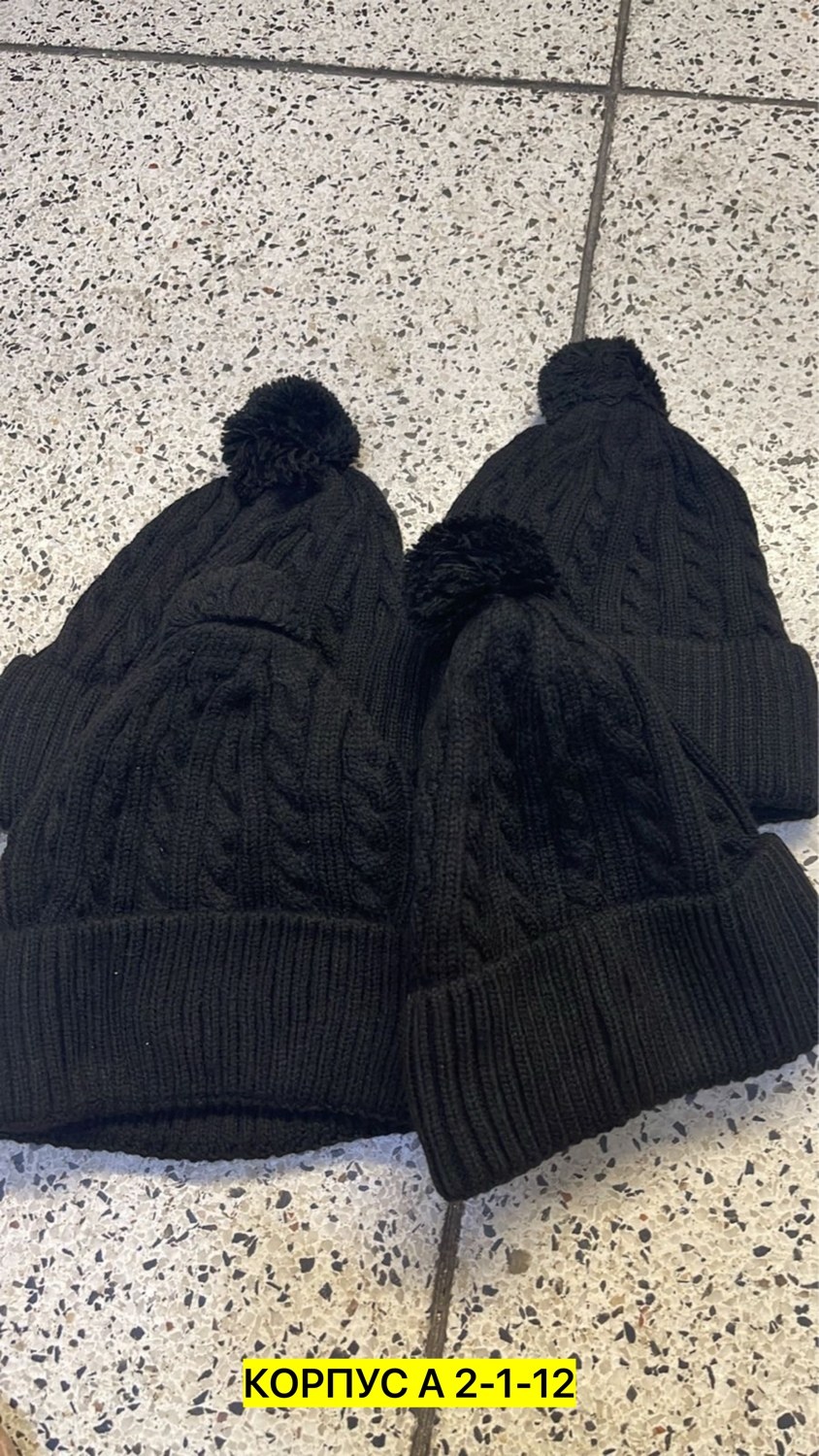 женская шапка,вязаная шапка,черная шапка,зимние шапки,шапка демисезонная
