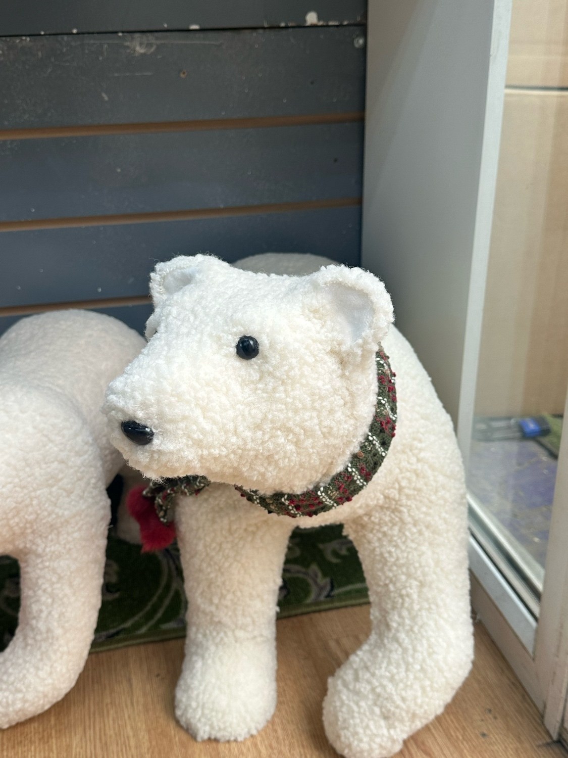 элегантный медведь,белая медведь,медведь новогодний,игрушка,полярные медведи