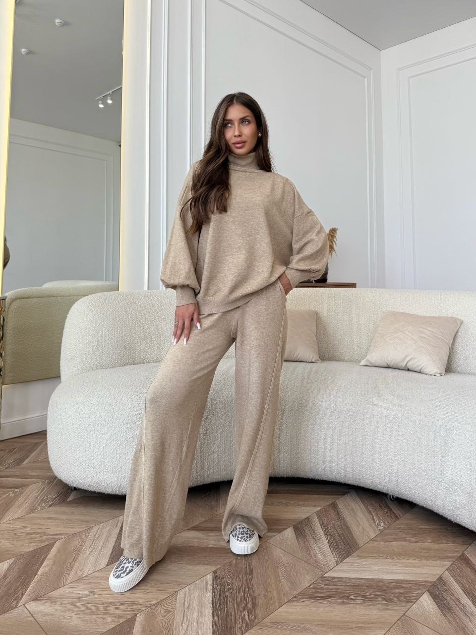 трикотажные костюмы,вязаные костюмы,бежевый костюм,костюмы брючные,трикотажный костюм вязаный