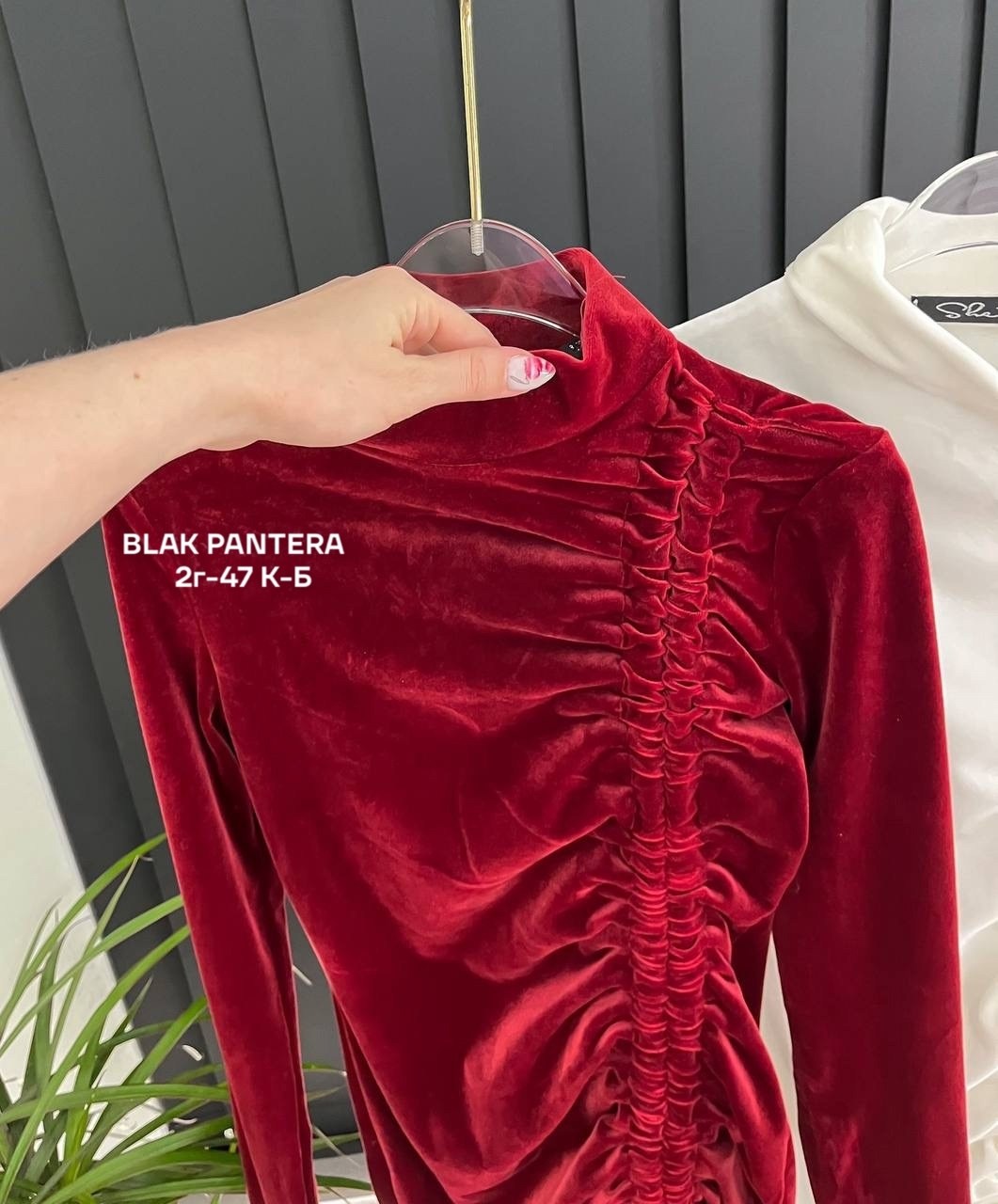 бархатные платья,платье из бархата,красное бархатное платье зара 2025,бархатное мини платье,платье бархат