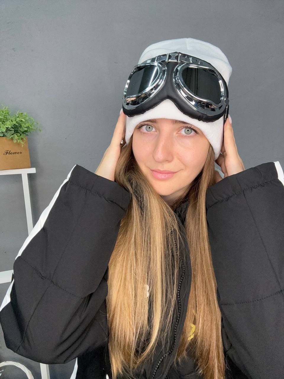 перчатки горнолыжные,горнолыжные костюмы,очки для сноуборда,зимние перчатки,шапка шарф перчатки