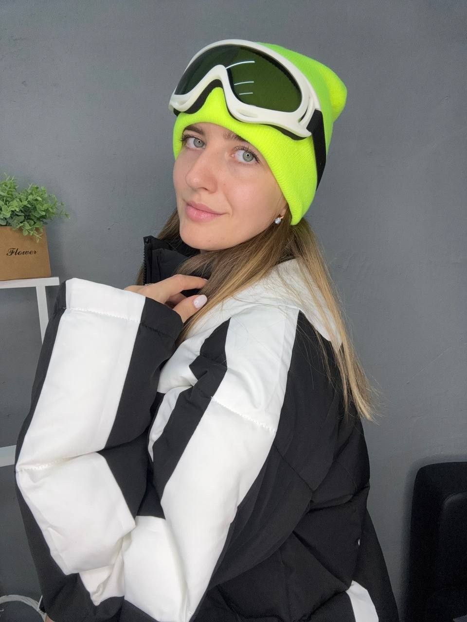 перчатки горнолыжные,горнолыжные костюмы,очки для сноуборда,зимние перчатки,шапка шарф перчатки