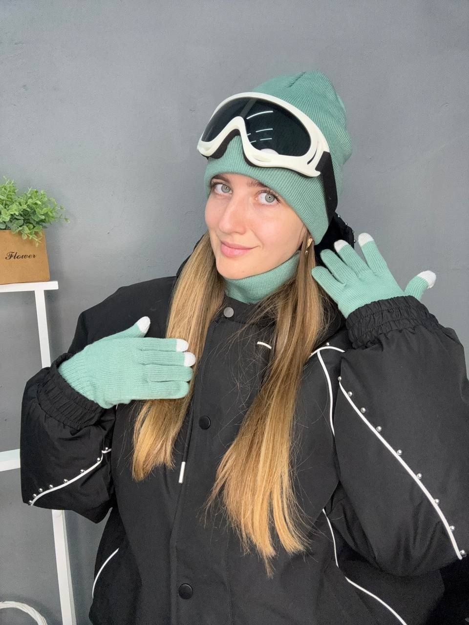 перчатки горнолыжные,горнолыжные костюмы,очки для сноуборда,зимние перчатки,шапка шарф перчатки