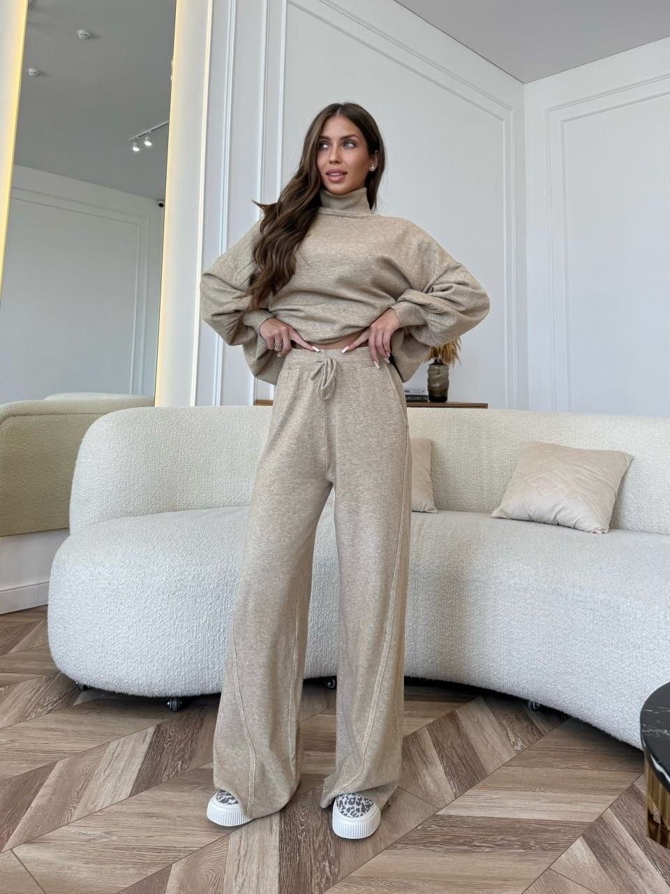 трикотажные костюмы,вязаные костюмы,бежевый костюм,костюмы брючные,трикотажный костюм вязаный