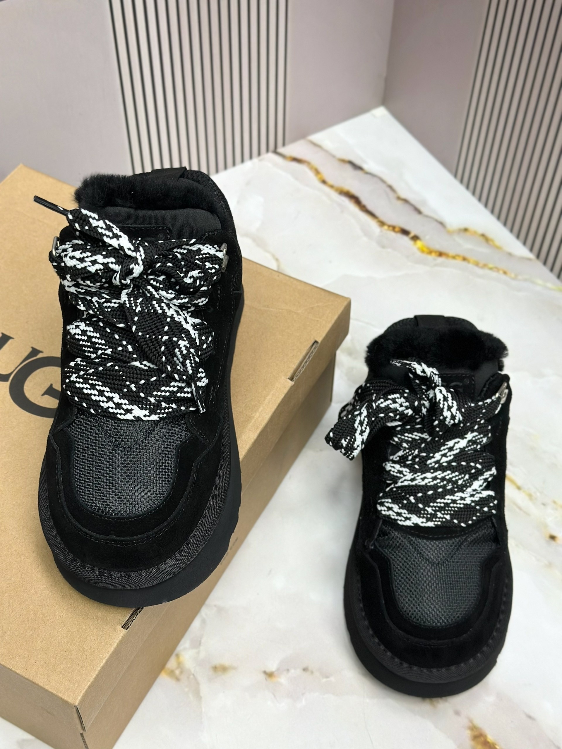 ,черные кроссовки,кроссовки ugg,кроссовки зимние женские,замшевые кроссовки