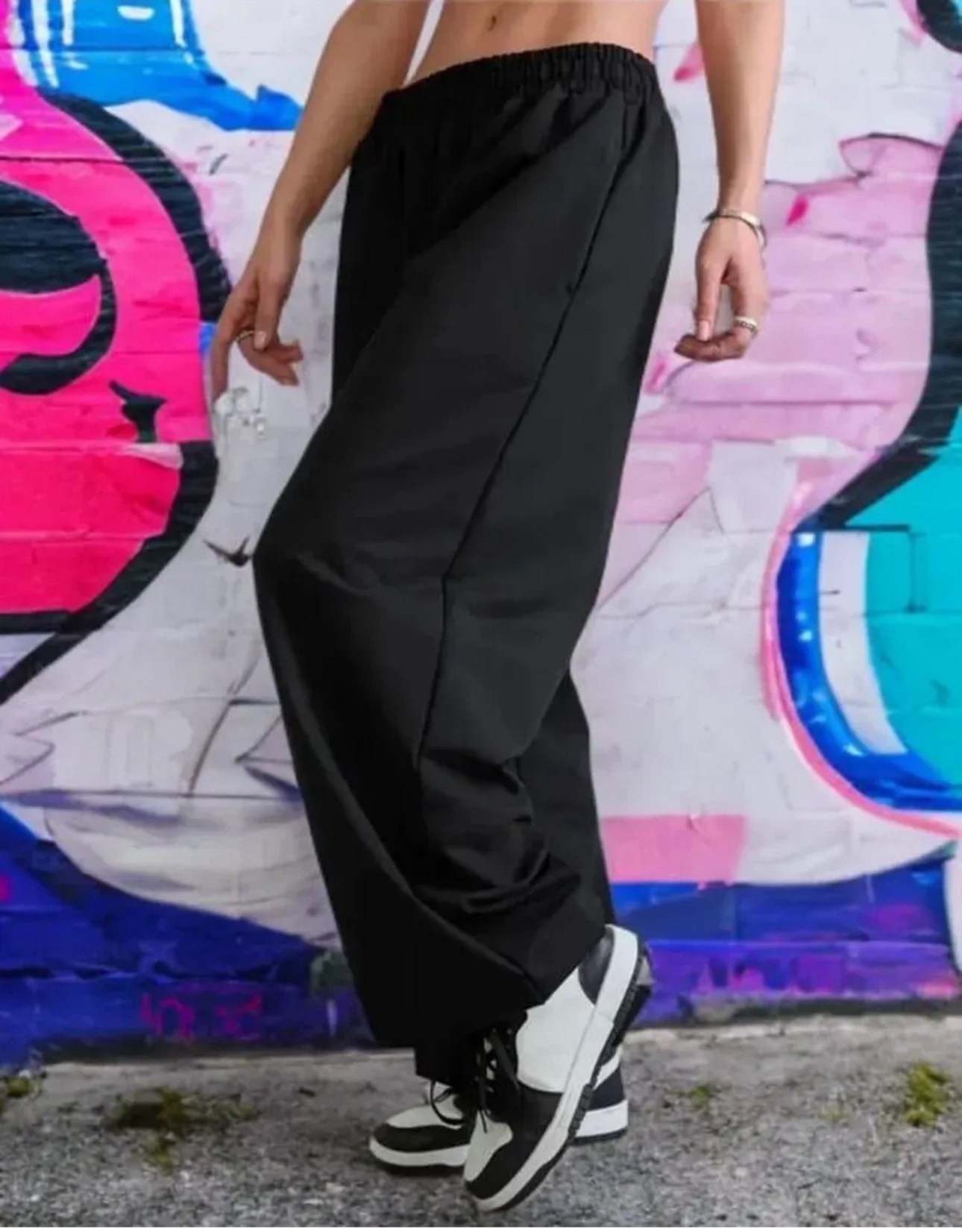 женские спортивные штаны,широкие спортивные штаны,широкие спортивные штаны женские,широкие брюки спортивные,спортивные брюки женские