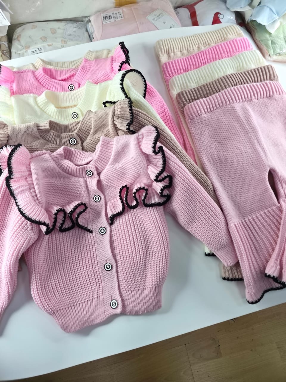 вязаный костюм для девочки,вязаные костюмчики для девочек,детский вязаный костюм,вязаный костюмчик,вязаные костюмы