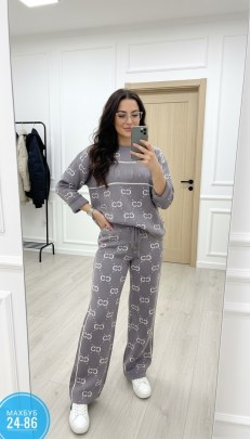 Костюм