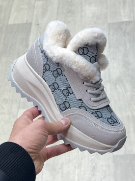 Кроссовки