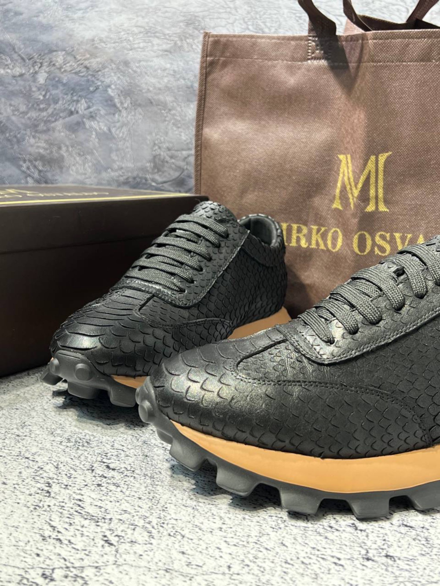 ,мужская  кроссовки,мужские кроссовки натуральная кожа,мужские кроссовки,мужские кожаная кроссовки