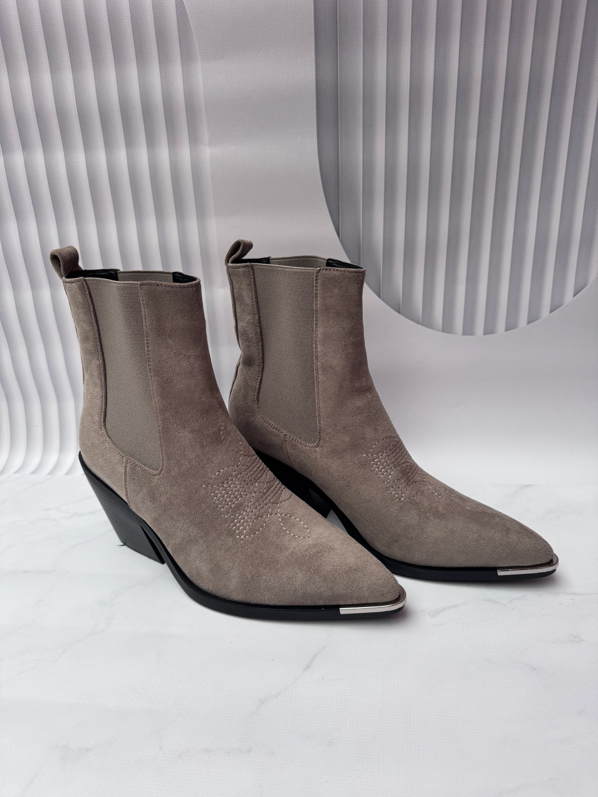 ,замшевые ботильоны,ботильоны женские,полусапоги,ботильоны модные