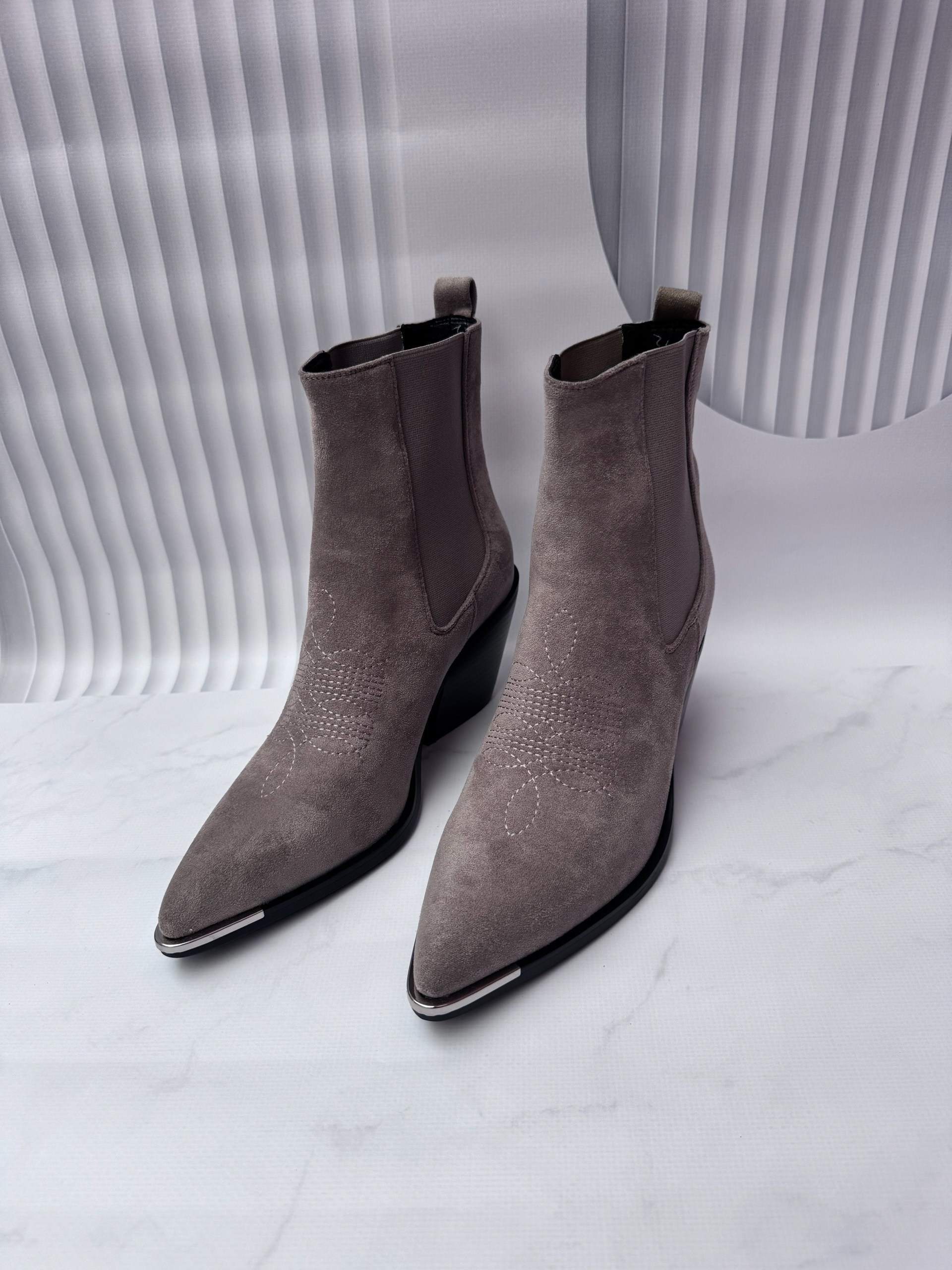 ,замшевые ботильоны,ботильоны женские,полусапоги,ботильоны модные