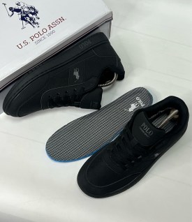 Кроссовки