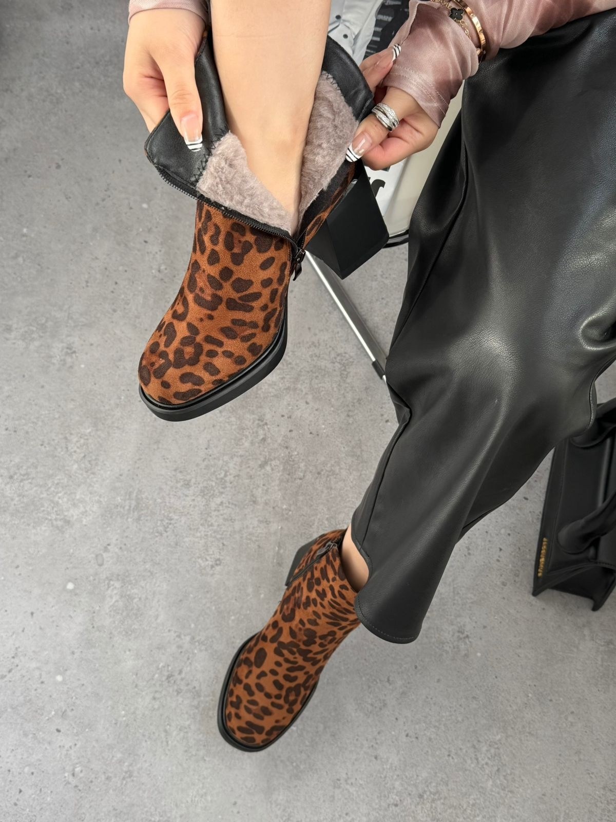 ботильоны женские,леопардовые ботинки,ботильоны модные,сапоги модные, женская