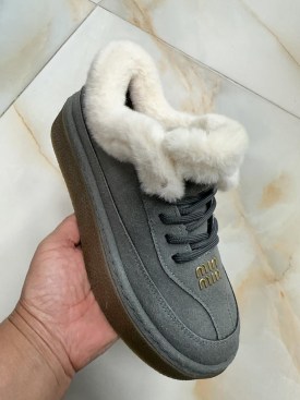 Кроссовки