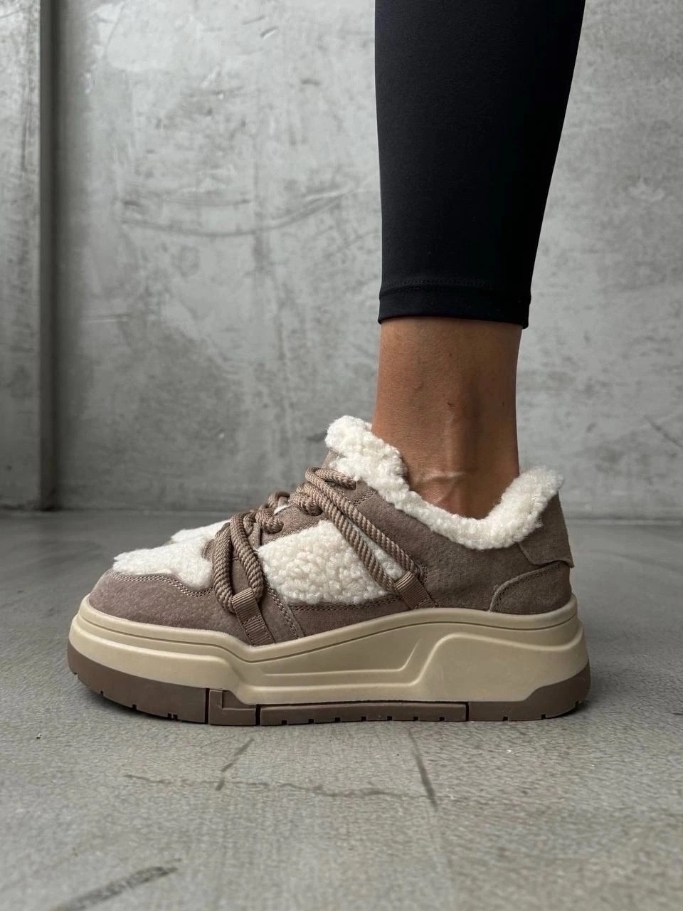 кроссовки женскиe,кроссовки женские зимние,стильная ,кроссовки зимнее, женская