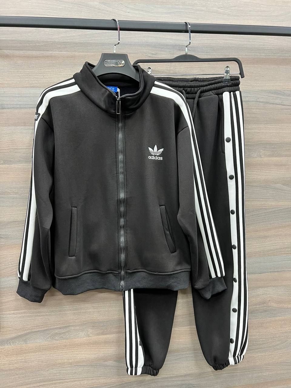 спортивный костюм adidas originals,костюмы спортивный adidas,мужской спортивный костюм adidas,спортивные костюмы адидас,костюм спортивный adidas originals костюм