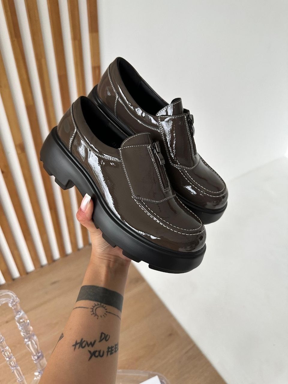 ,лоферы женские,лакированные лоферы,лоферы бежевые,женская