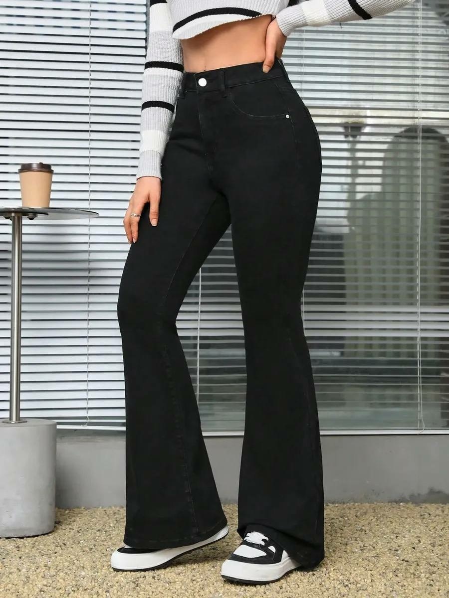 джинсы клеш с высокой талией,расклешенные джинсы с высокой талией,расклешенные джинсы,брюки клеш,черные женские джинсы клеш