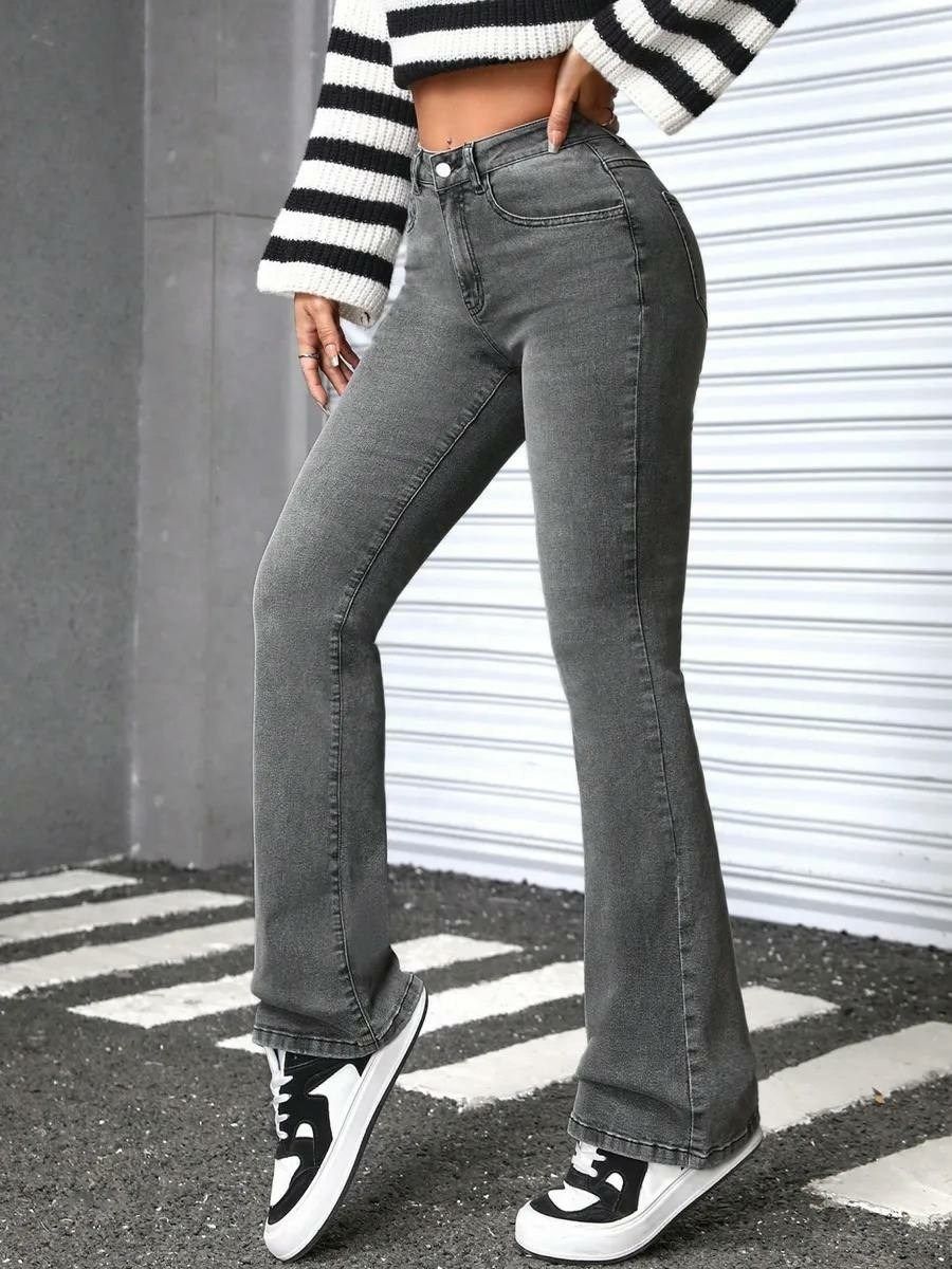 джинсы клеш с высокой талией,расклешенные джинсы с высокой талией,расклешенные джинсы,брюки клеш,черные женские джинсы клеш