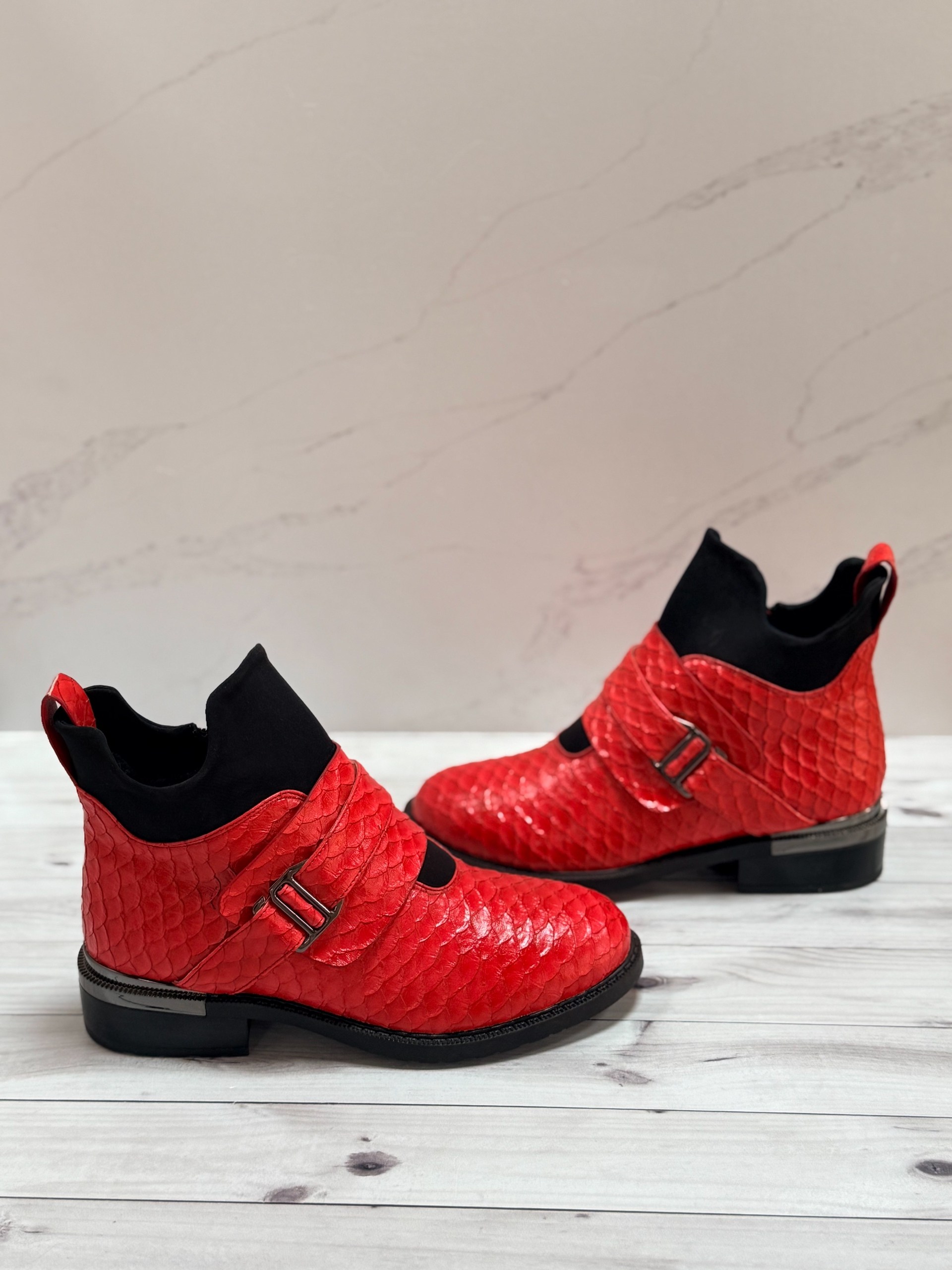 ,обуви,ботинки красные,ботинки женские,ботинки модные