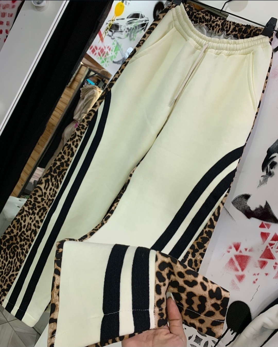 спортивные брюки,спортивный штаны,штаны модные,широкие брюки,штаны с полосками