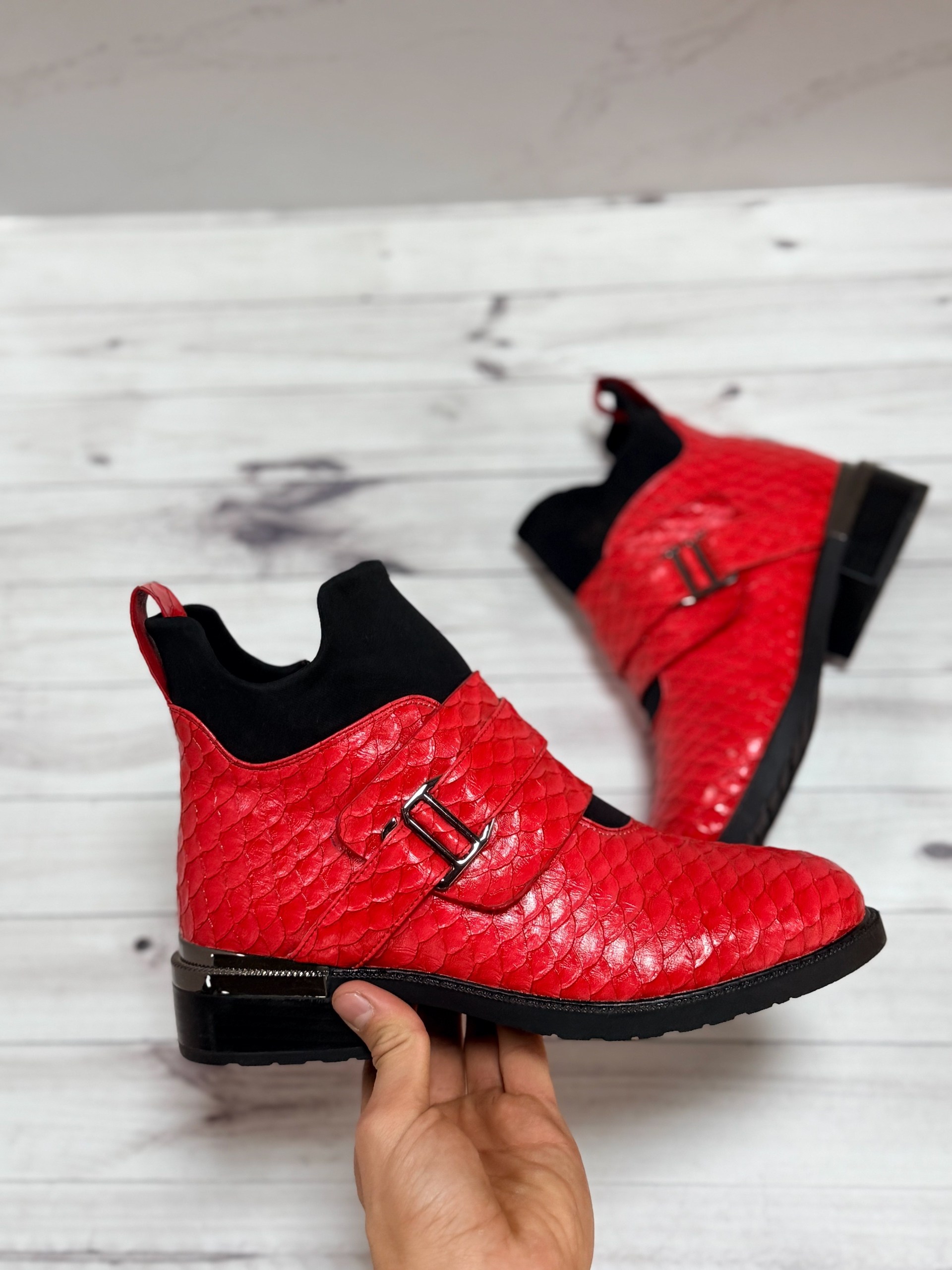 ,обуви,ботинки красные,ботинки женские,ботинки модные