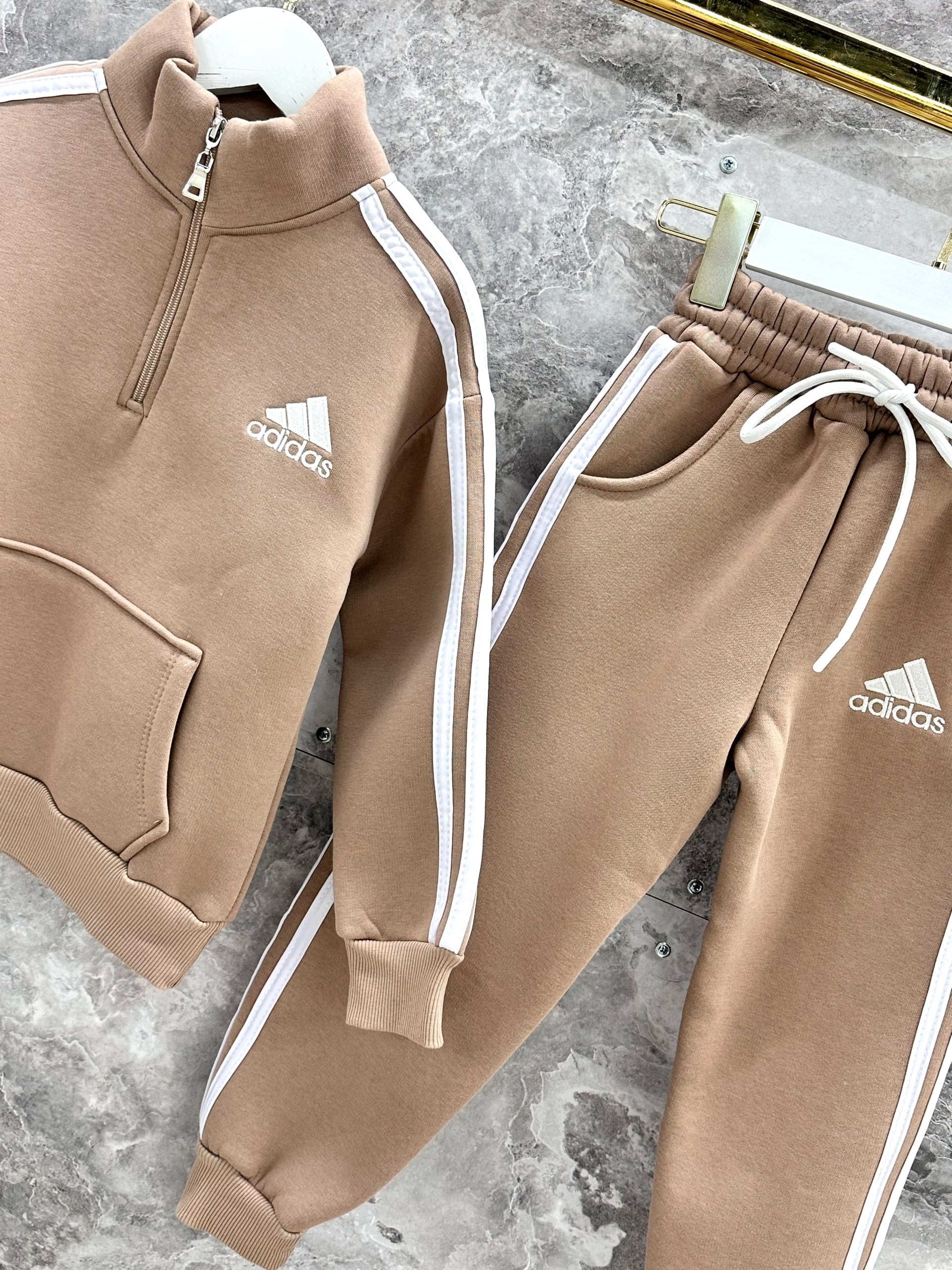 костюмы спортивные,детский костюм,модные костюмы,спортивные костюмы для девочек,костюм бежевый