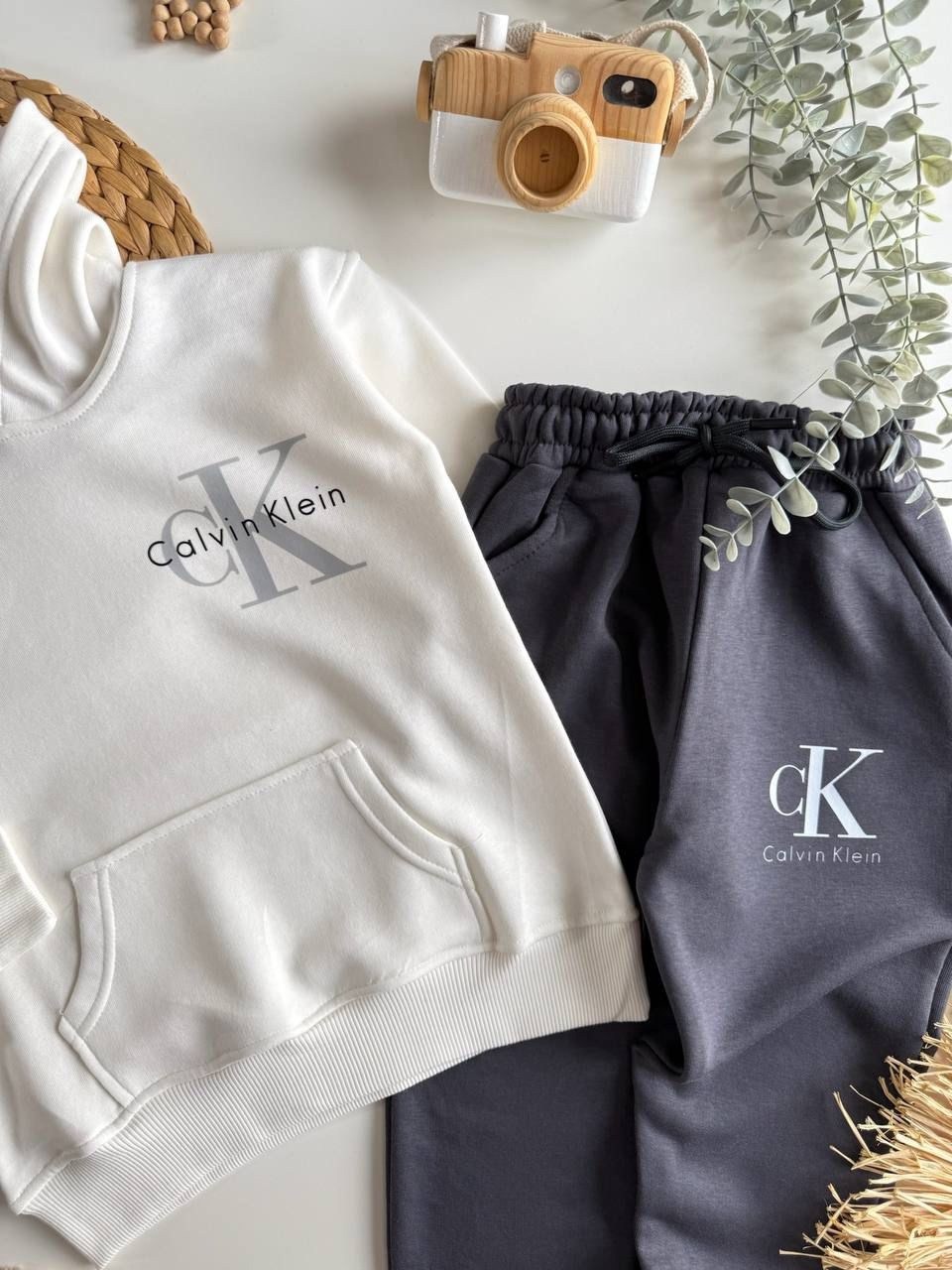 спортивный костюм calvin klein,комплект одежды calvin klein,спортивные костюм,комплекты одежды,джоггеры calvin klein