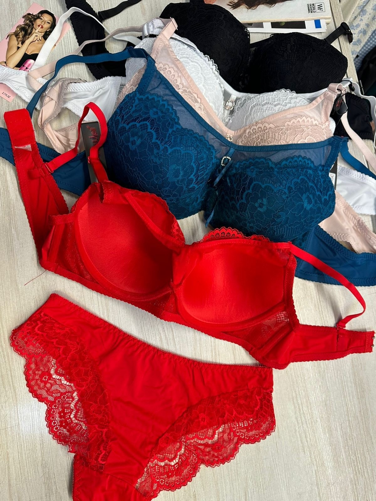 комплект нижнего белья weiyesi,комплекты нижнего белья,женский комплект нижнего белье,комплекты белье,комплект белья женский