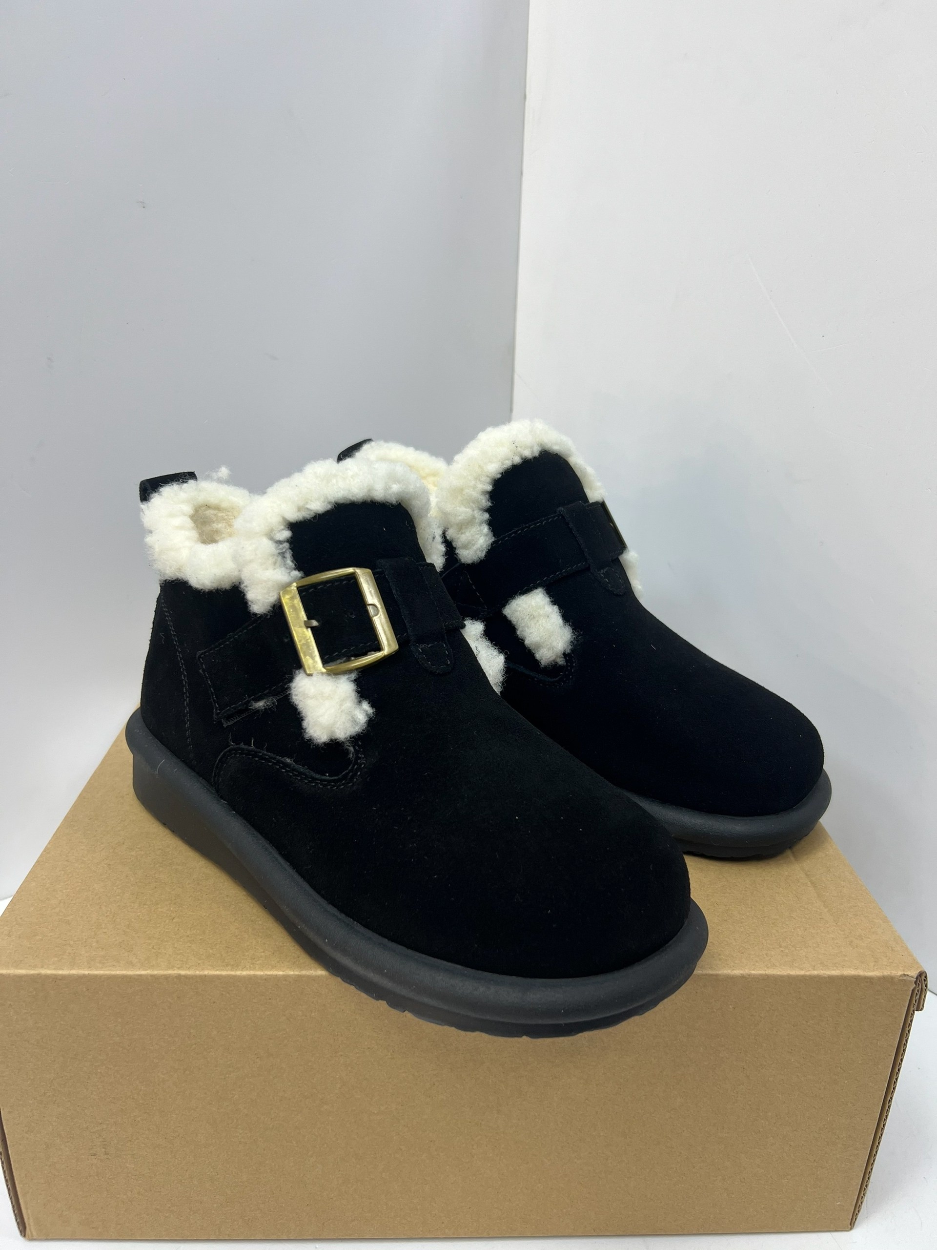 ,женская зимняя ,угги женские,зимняя ,ботинки зимние женские